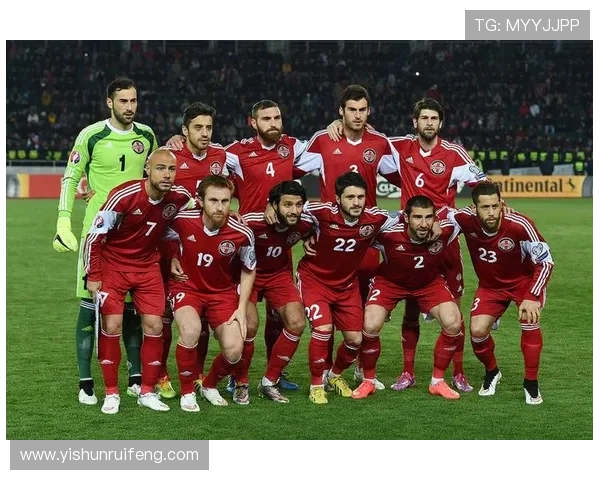 成都足球队阵地战解析:战术布局与球员协作的深度剖析