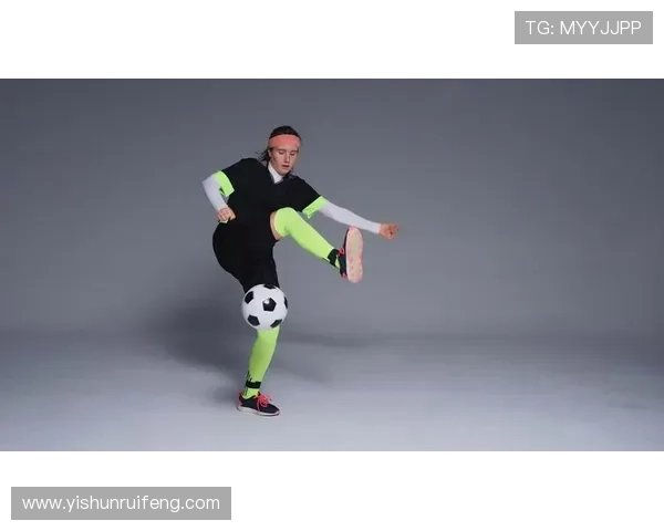 足球明星精彩踢球瞬间集锦视频素材分享与分析